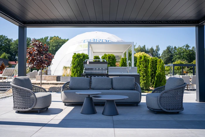 GARDEN SPACE - SALON FIRMOWY - USTROŃ