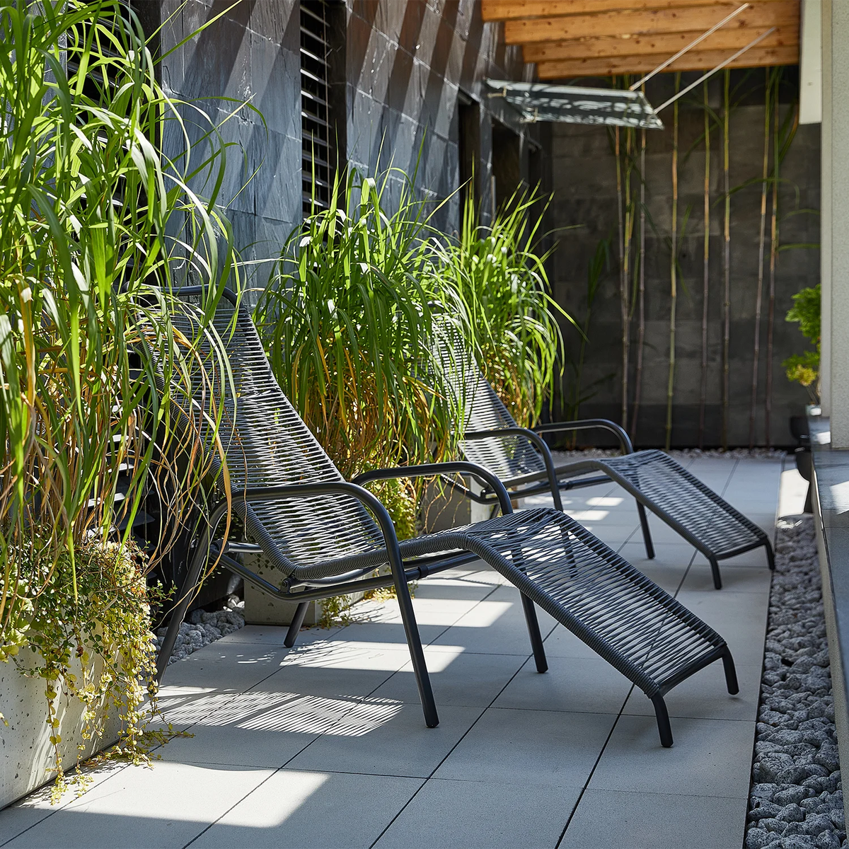 Leżak ogrodowy SORA antracyt