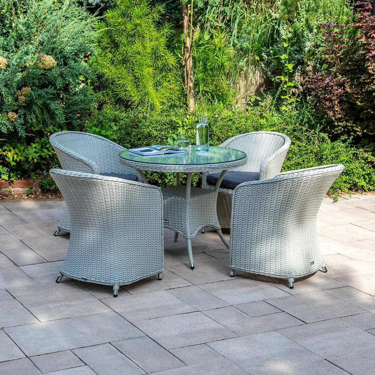 Meble ogrodowe FILIP II ø90 royal białe + Fotel DOLCE VITA II royal biały