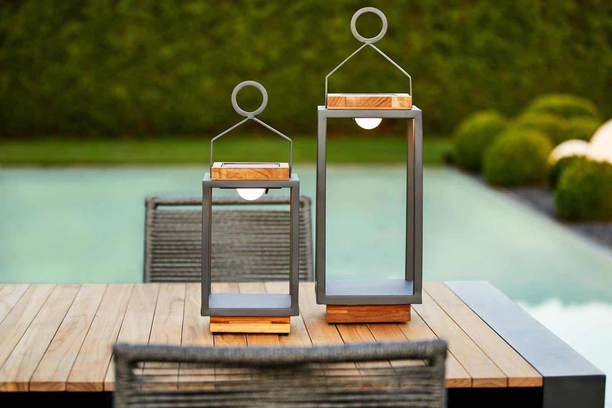 Lampa solarna Mrs. Solar Coco teak antracyt XL