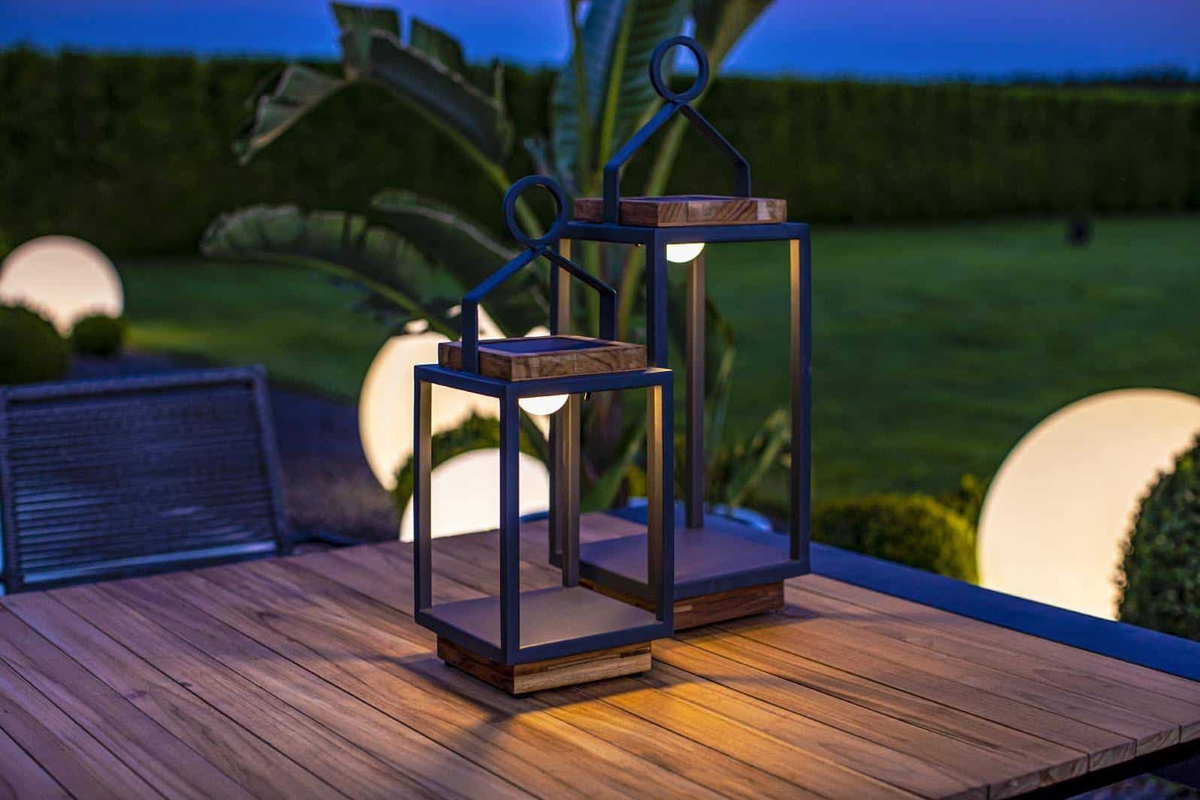 Lampa solarna Mrs. Solar Coco teak antracyt XL