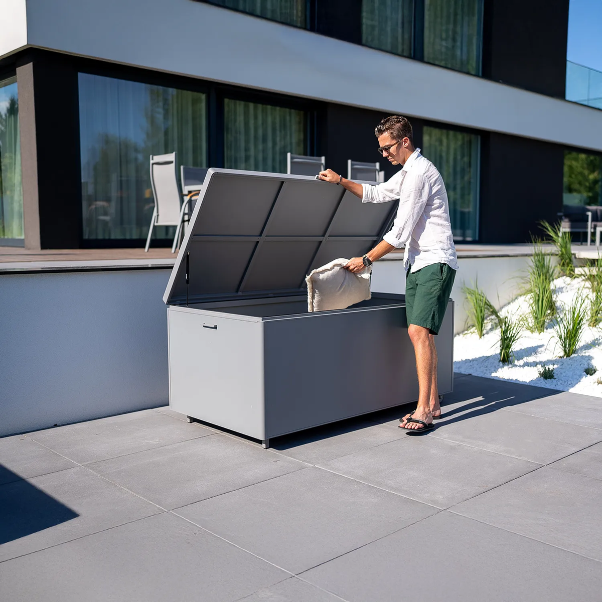 Skrzynia na poduszki CONTENITORE 160cm szara 954L