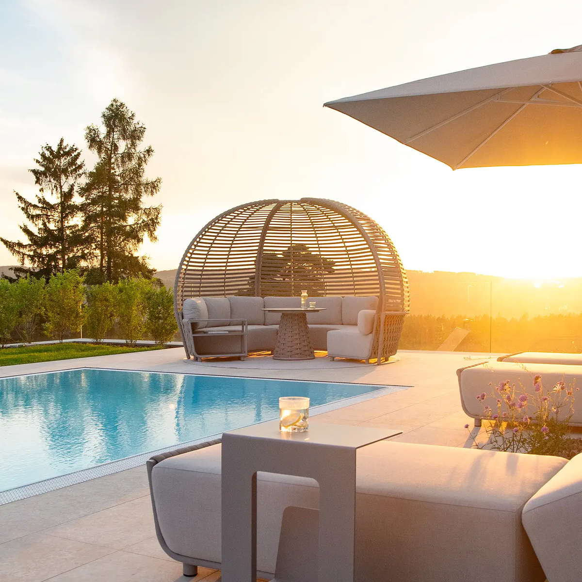 Zestaw mebli ogrodowych HUG II szarobeżowy