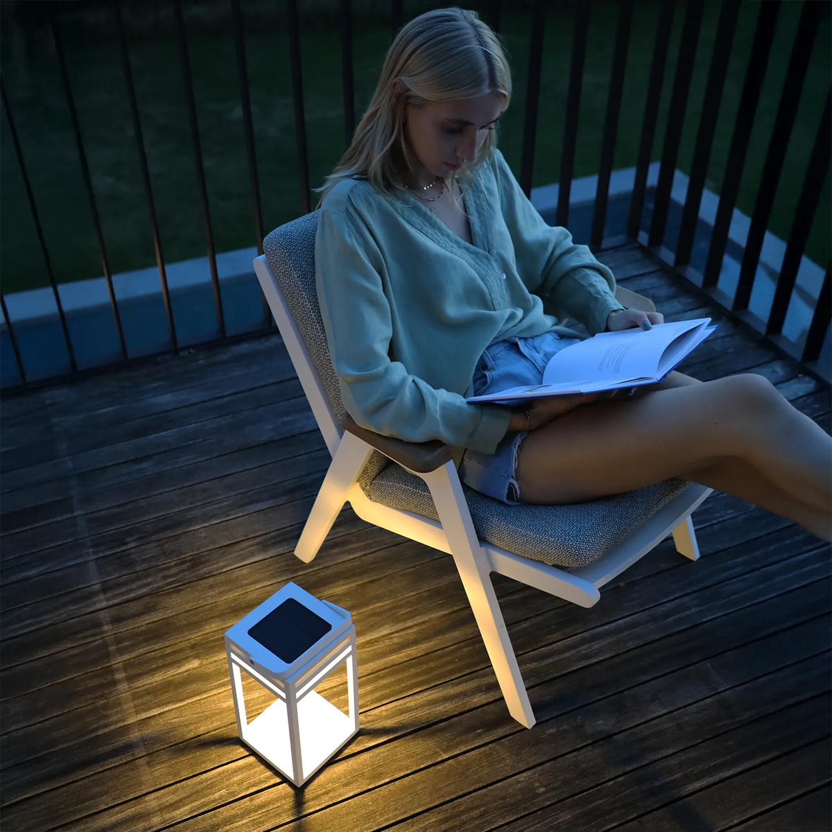 Lampa solarna EMMA biała 15x15x28cm