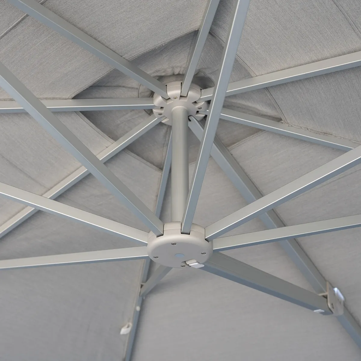 Parasol MONACO 3,5x3,5m szary + baza 128kg szara 1456 OUTLET (1)