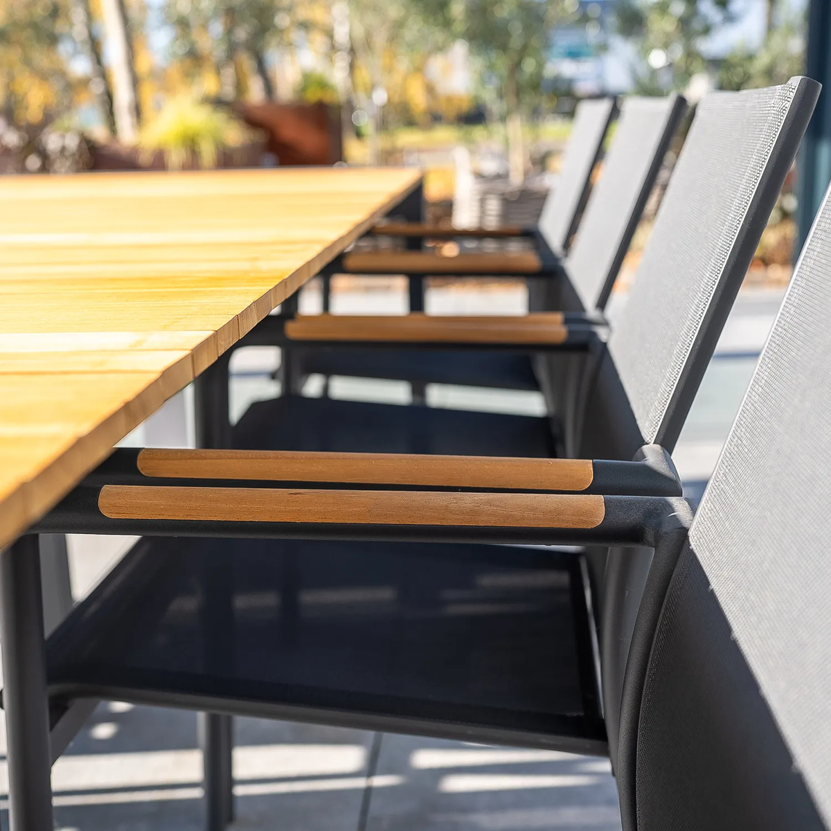 Zestaw jadalniany RIALTO 265-332 + 8x SOLLER TEAK antracyt 1882 OUTLET