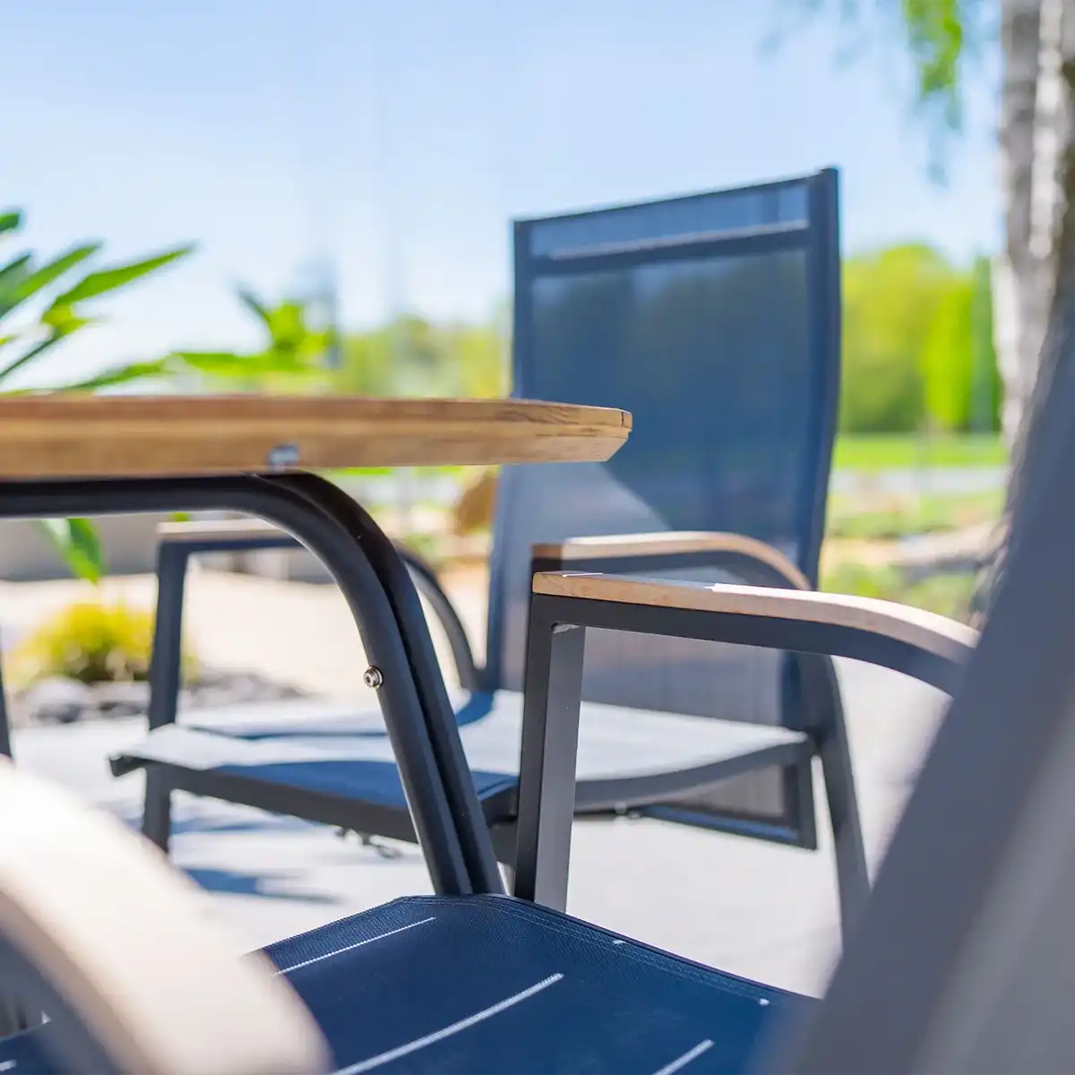 Zestaw jadalniany SIMI 120cm eukaliptus + 4x ALICANTE 1722 OUTLET