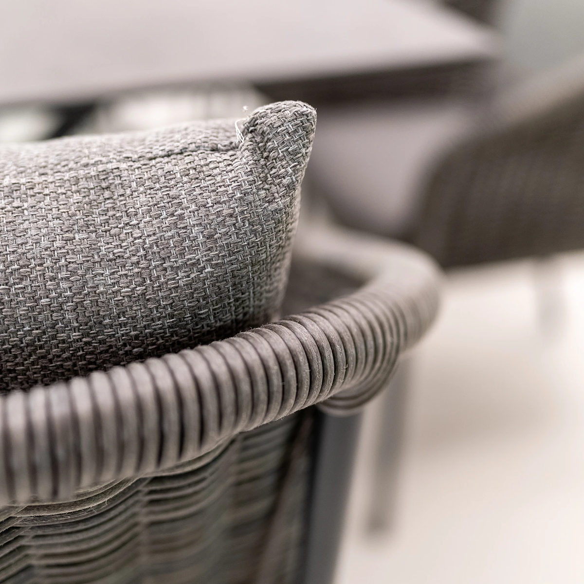 Zestaw jadalniany TORO 180-240 + 8x krzesło MONA 1910 OUTLET