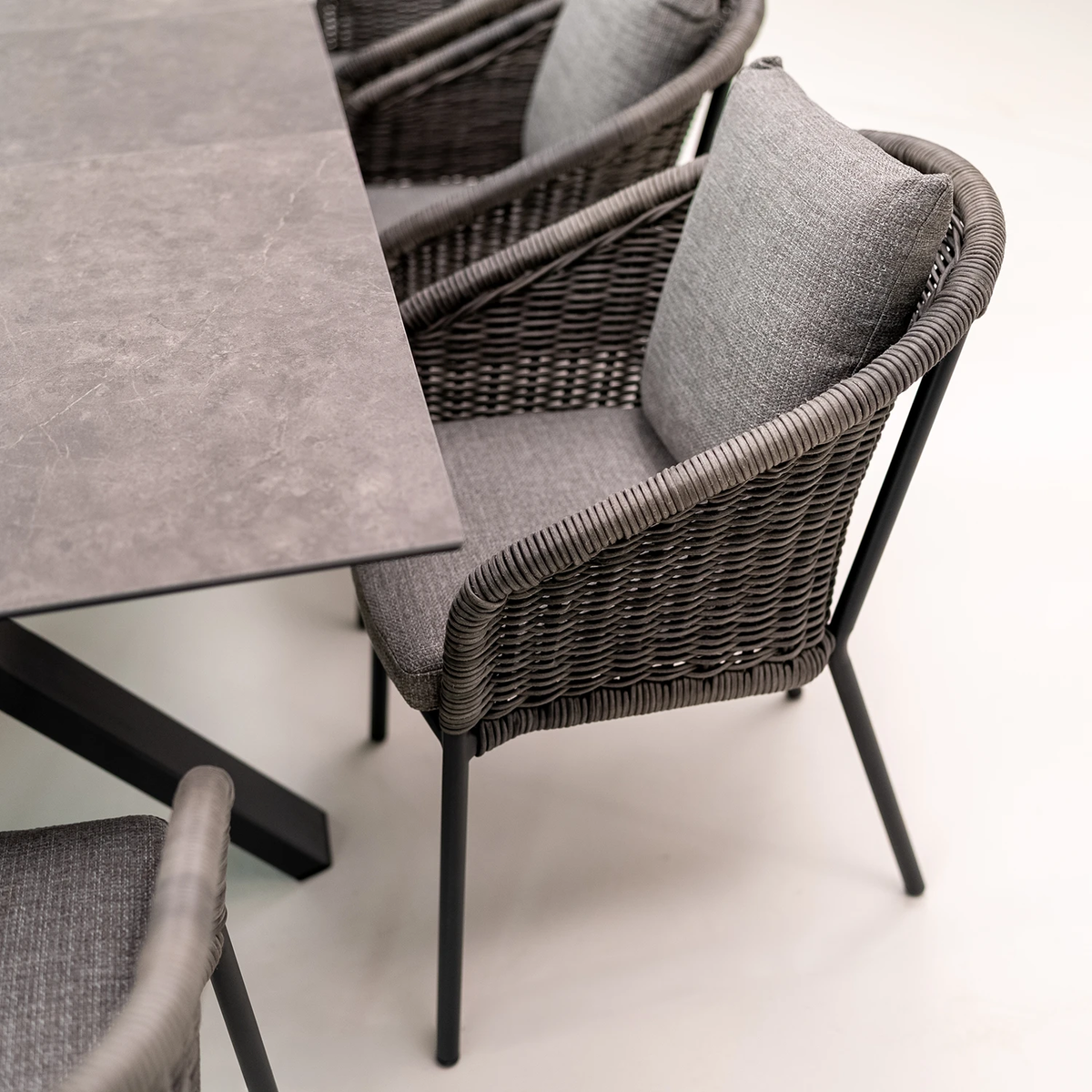 Zestaw jadalniany TORO 180-240 + 8x krzesło MONA 1910 OUTLET