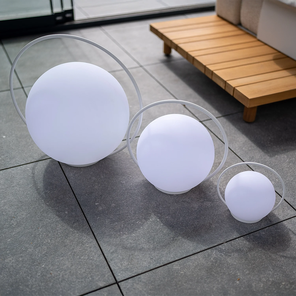 Zestaw lamp ogrodowych Rosie Biały 1846 OUTLET