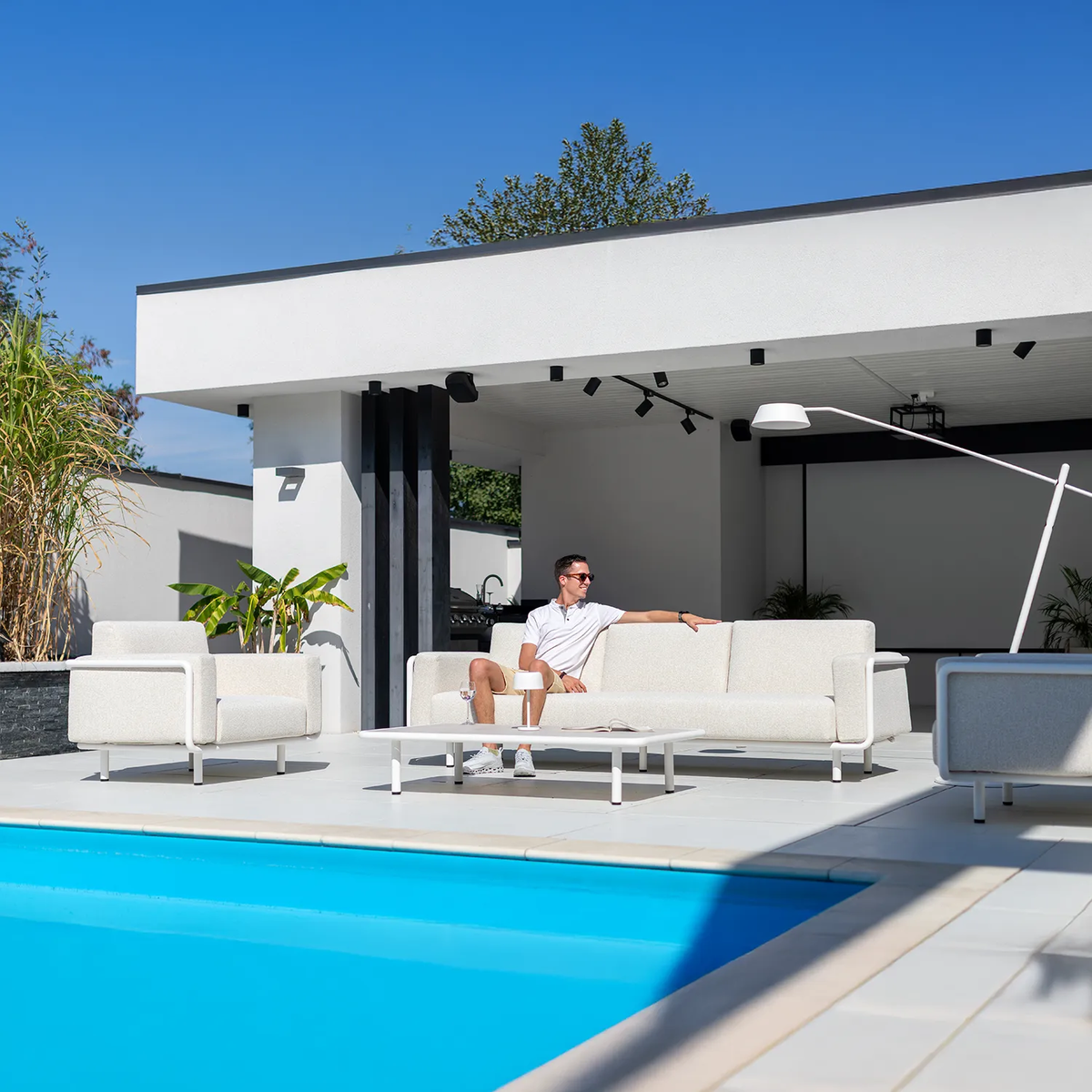 Zestaw mebli ogrodowych AURA II Biały