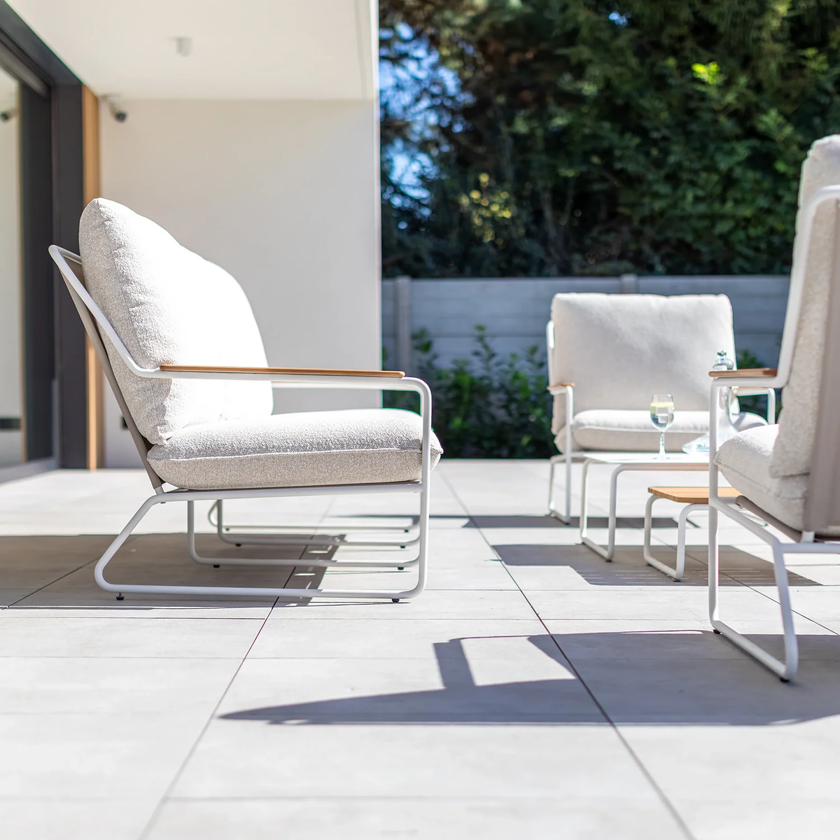 Zestaw mebli ogrodowych BLOOM biały