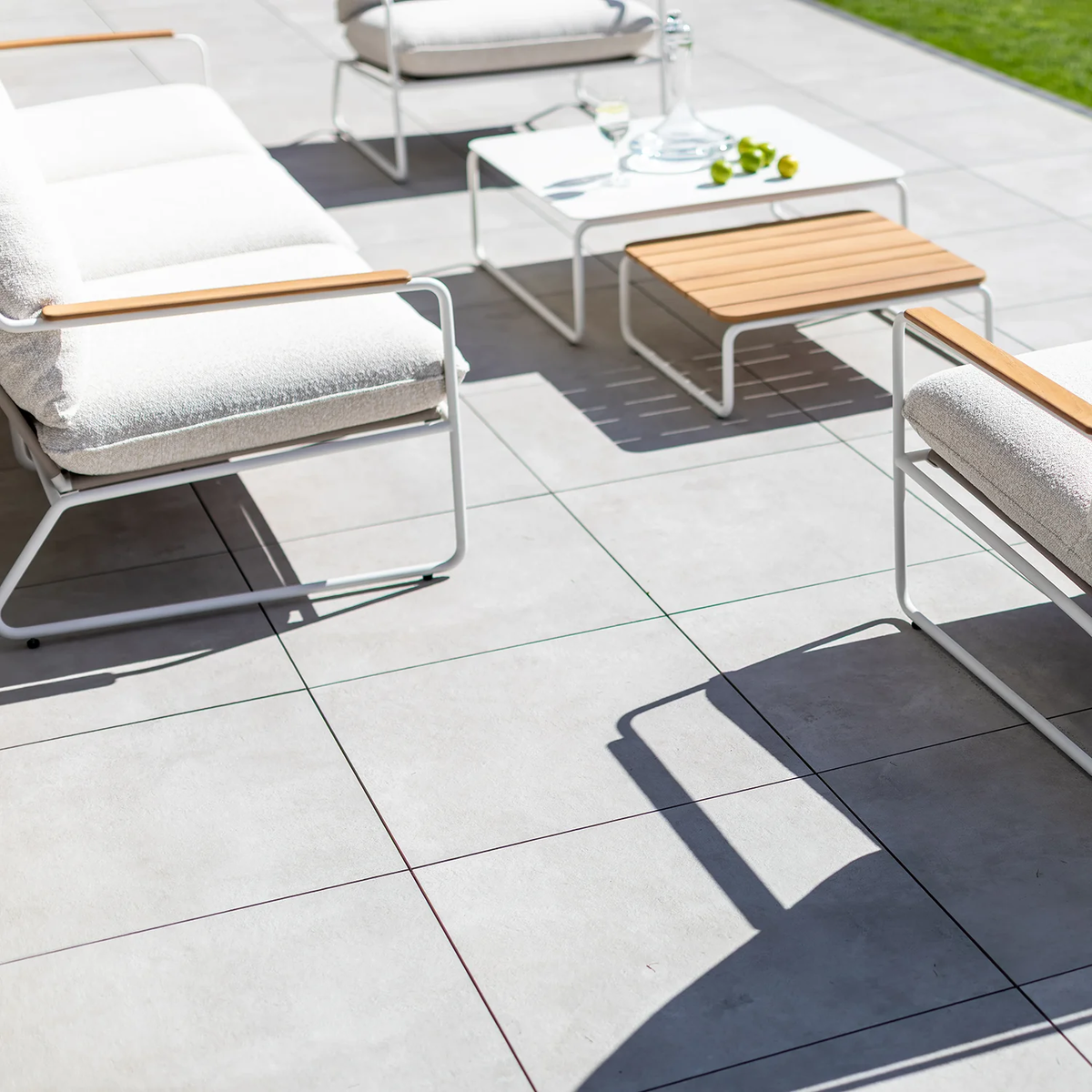 Zestaw mebli ogrodowych BLOOM biały