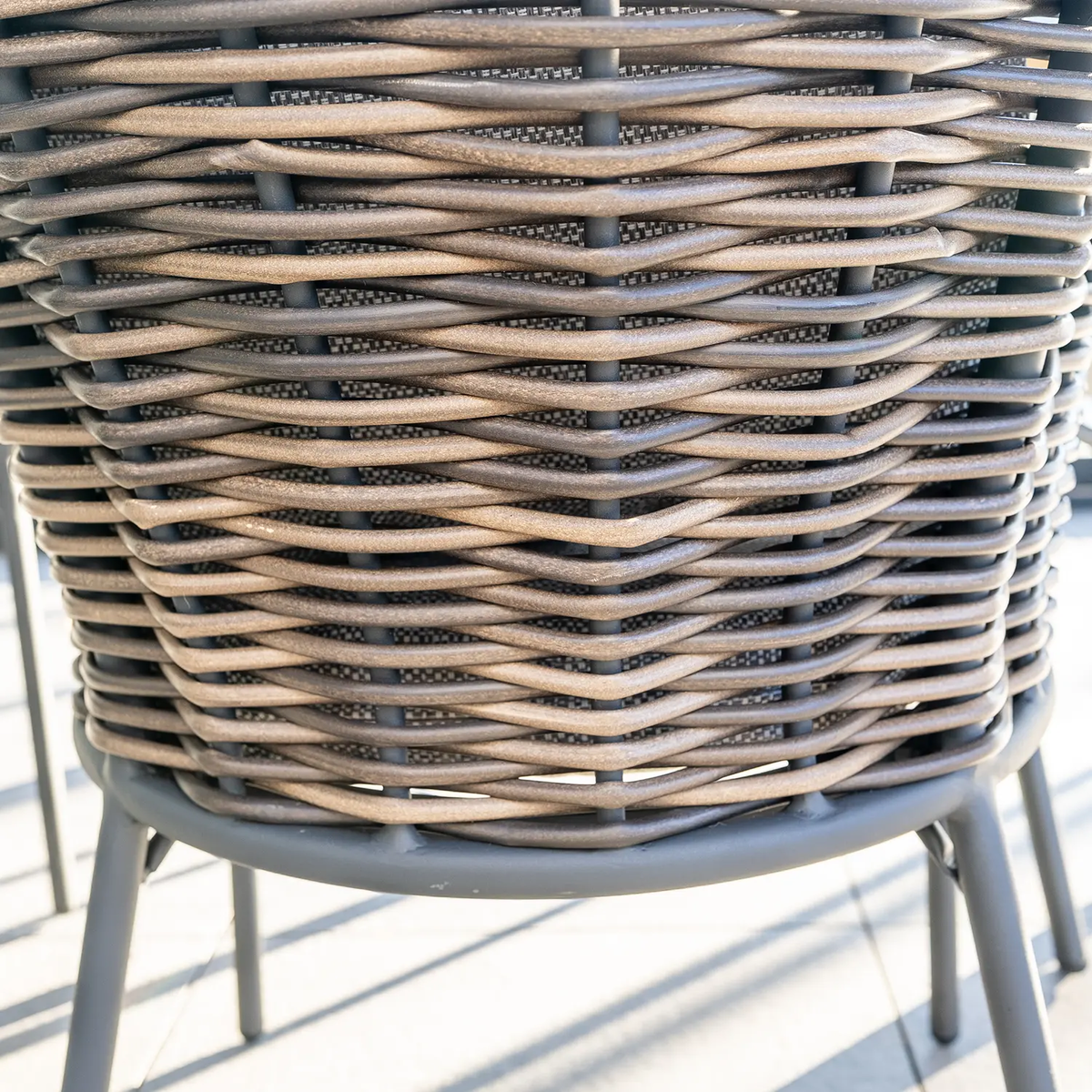 Zestaw ogrodowy SIMI ⌀120cm eukaliptus + 4x krzesło ELA I 1888 OUTLET