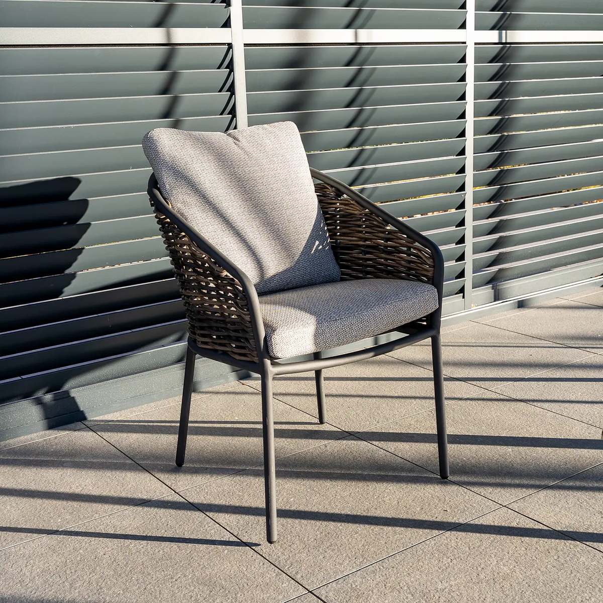 Zestaw ogrodowy SIMI ⌀120cm eukaliptus + 4x krzesło ELA I 1888 OUTLET