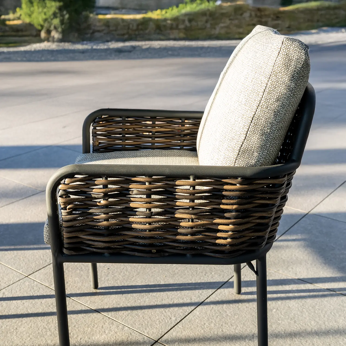 Zestaw ogrodowy SIMI ⌀120cm eukaliptus + 4x krzesło ELA II 1890 OUTLET