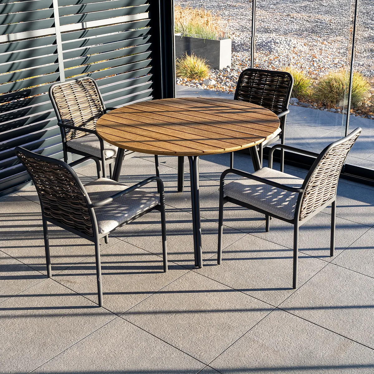 Zestaw ogrodowy SIMI ⌀120cm eukaliptus + 4x krzesło ELA III 1892 OUTLET