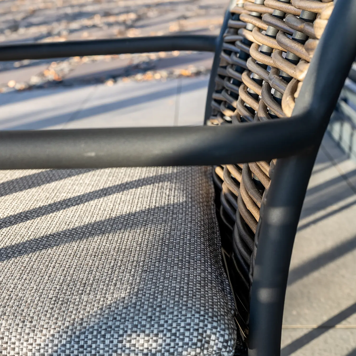 Zestaw ogrodowy SIMI ⌀120cm eukaliptus + 4x krzesło ELA III 1892 OUTLET