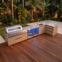 Kuchnia BBQ TEIDE 5-elementowa z podwójną lodówką, zlewozmywakiem, elementem narożnym i szafką z szufladami jasne drewno