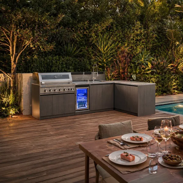 Kuchnia BBQ VIEJA 3-elementowa z lodówką i zlewozmywakiem ciemne drewno 1939 OUTLET (1)