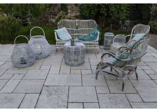 Akcesoria na taras – stwórz przytulną strefę relaksu!