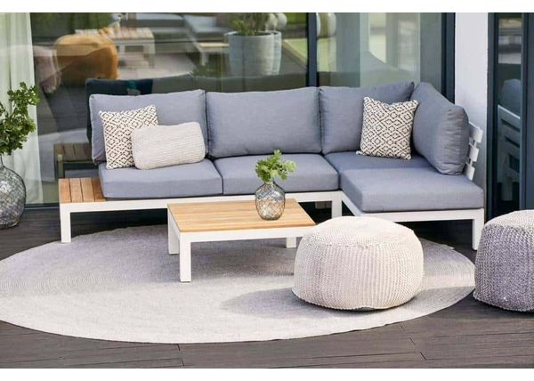 Dekoracje tarasu latem – stwórz wyjątkowy ogród w Twoim stylu!