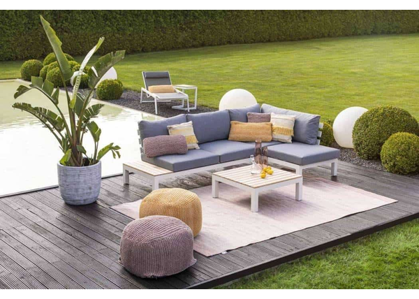 Dywany zewnętrzne tarasowe – stylowa dekoracja do ogrodu