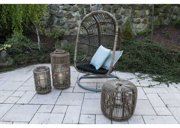 Fotel huśtawka – korzystaj z lata na 100 procent!