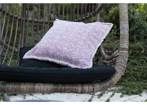 Fotel „kokon” stojący – nowoczesne wyposażenie do ogrodu