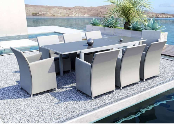 Fotel na balkon – wybieramy najmodniejsze modele