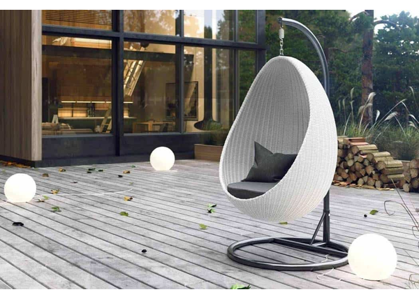 Fotel podwieszany „kokon” – zgrabny mebel o ogromnych możliwościach