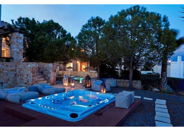 Jacuzzi w ogrodzie – odrobina luksusu na co dzień