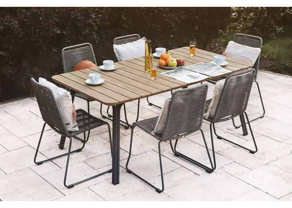 Kącik grillowy w ogrodzie: jak urządzić udane miejsce na grill?