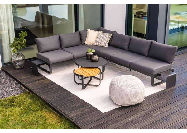 Jak udekorować taras? Najciekawsze dodatki do ogrodu