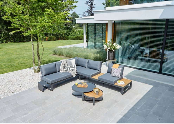 Kanapa ogrodowa – najświeższy trend w Twoim ogrodzie