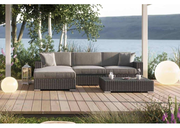 Kanapa zewnętrzna, czyli jak urządzić modną strefę wypoczynkową 