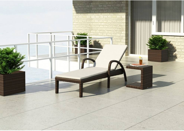 Leżak z technorattanu – urządzamy prywatne SPA