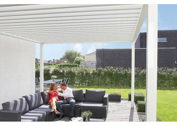 Magia zadaszonego tarasu – twoje prywatne sanktuarium w ogrodzie