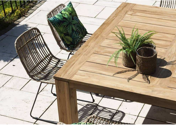 Meble tarasowe rattanowe – naturalne rozwiązania do ogrodu