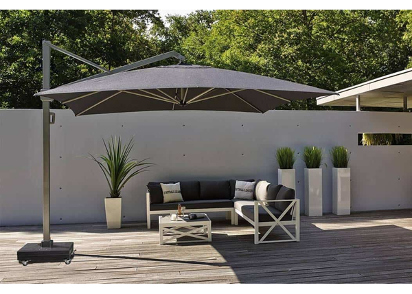Parasol ogrodowy 4m – praktyczne rozwiązania dla dużych tarasów 