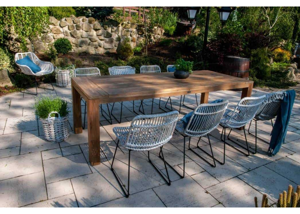 Stół tekowy – naturalne inspiracje do ogrodu 