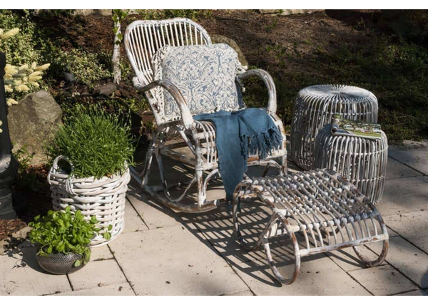 Stoliki i krzesła ogrodowe