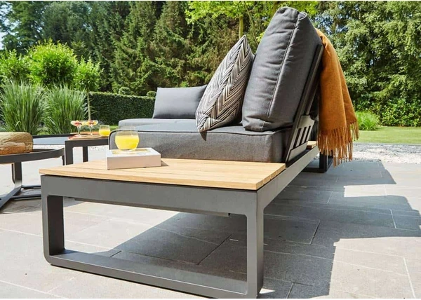 Szare meble ogrodowe – modne i funkcjonalne rozwiązania