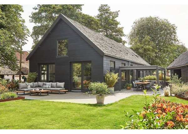 Taras z pergolą – przywitaj lato w wielkim stylu!