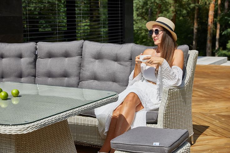 Garden aperitivo we własnym ogrodzie – jak zorganizować spotkanie z koktajlami?