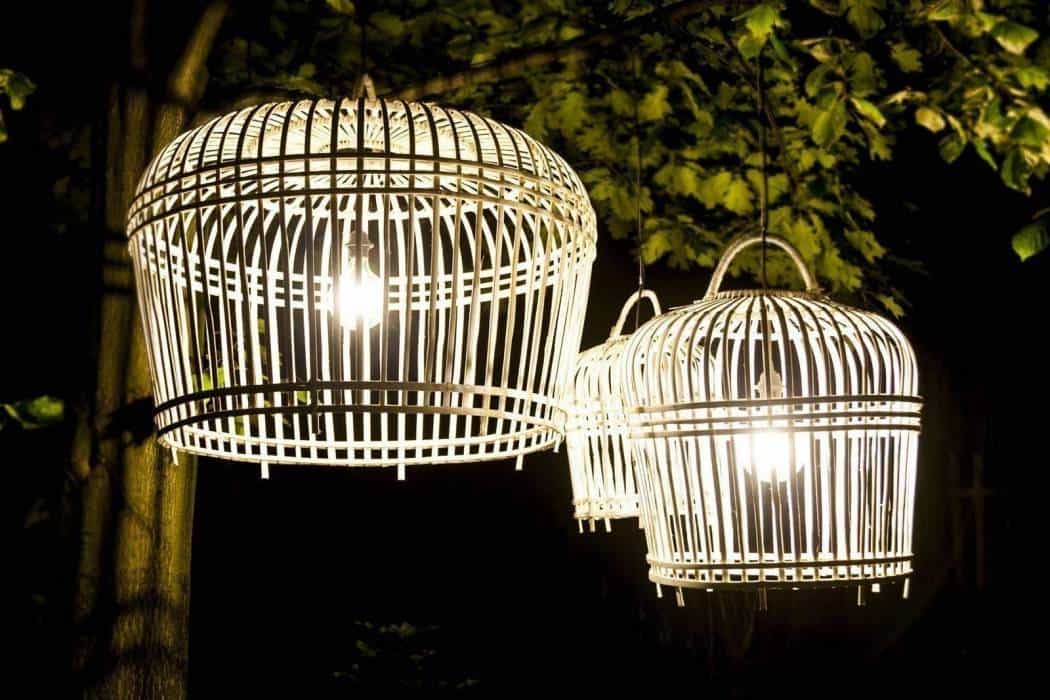 Lampa ogrodowa wisząca – stylowe oświetlenie zewnętrzne