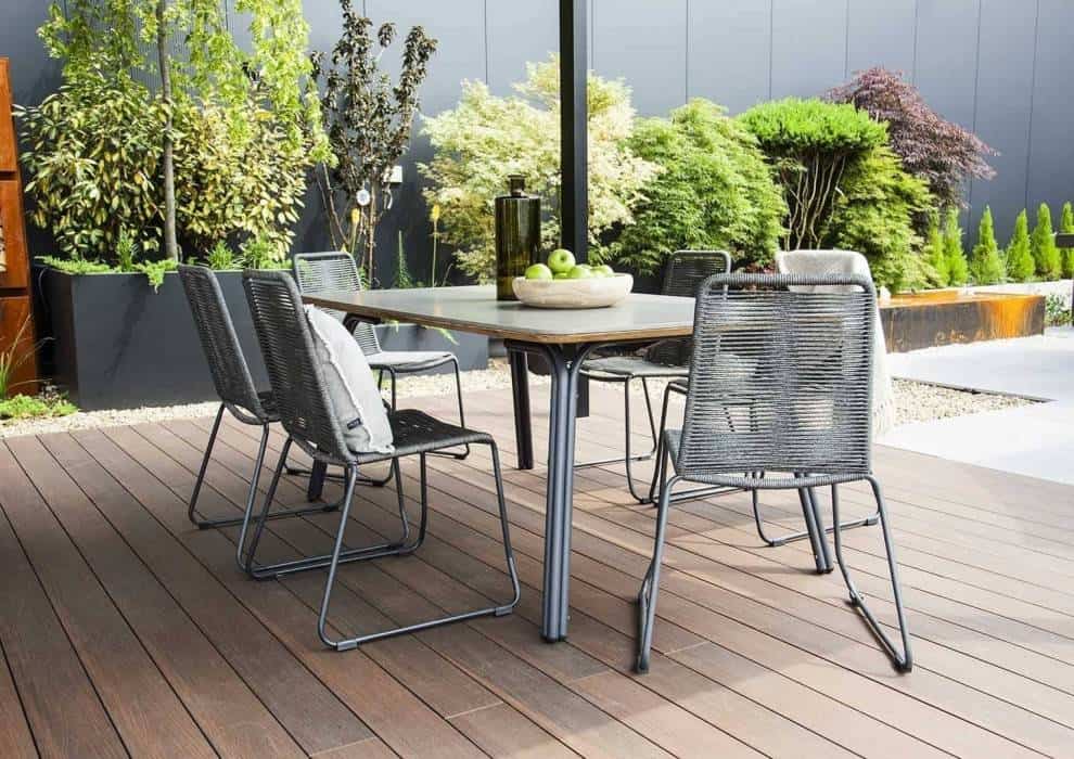 Meble ogrodowe: stół i 6 krzeseł na Twój taras