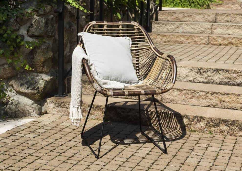 Krzesła skandynawskie do ogrodu – hygge w ogrodzie
