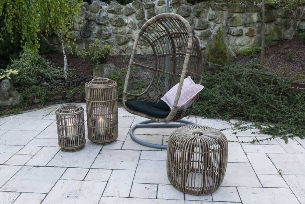 Krzesło wiszące – modny akcent w ogrodzie