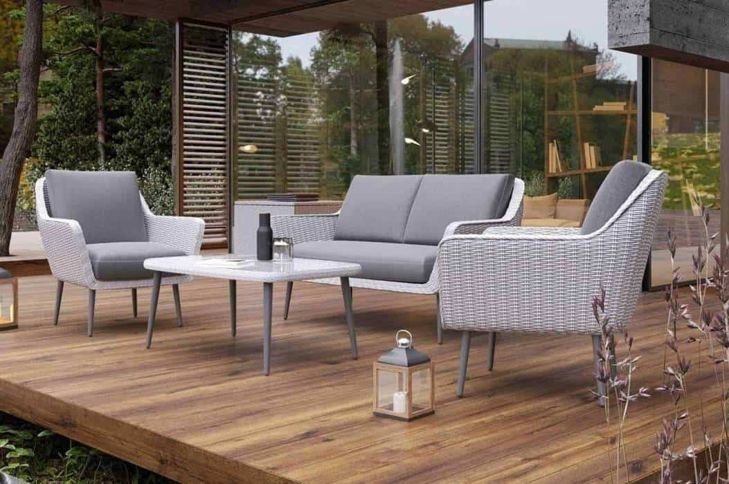 Solidne i komfortowe krzesła ogrodowe – technorattan w modnym ogrodzie